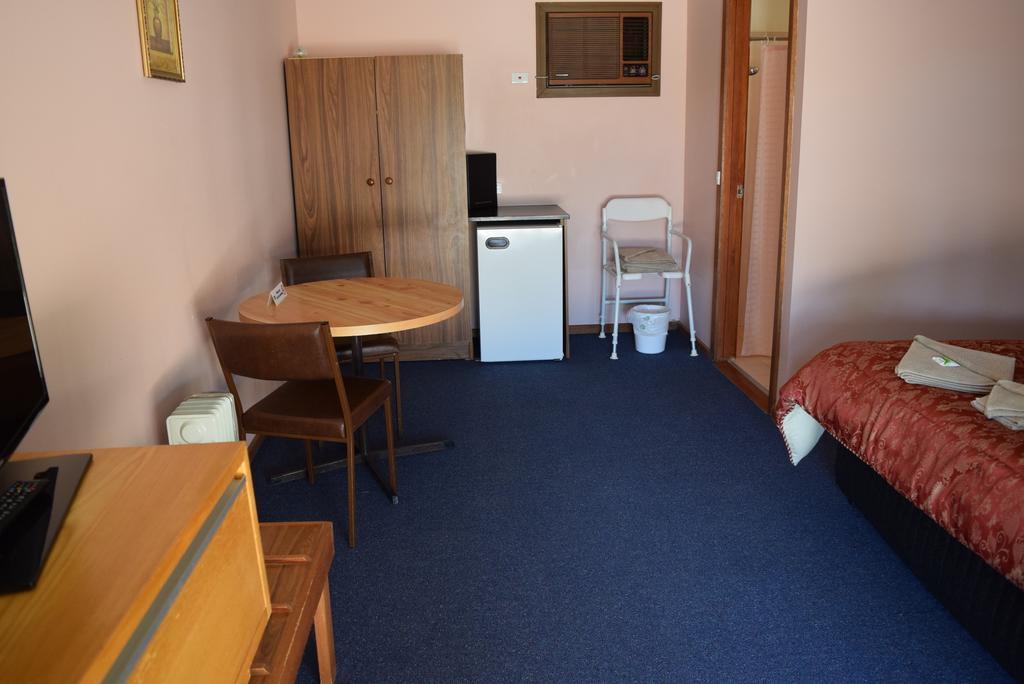 Roundhouse Motel Питерборо Номер фото