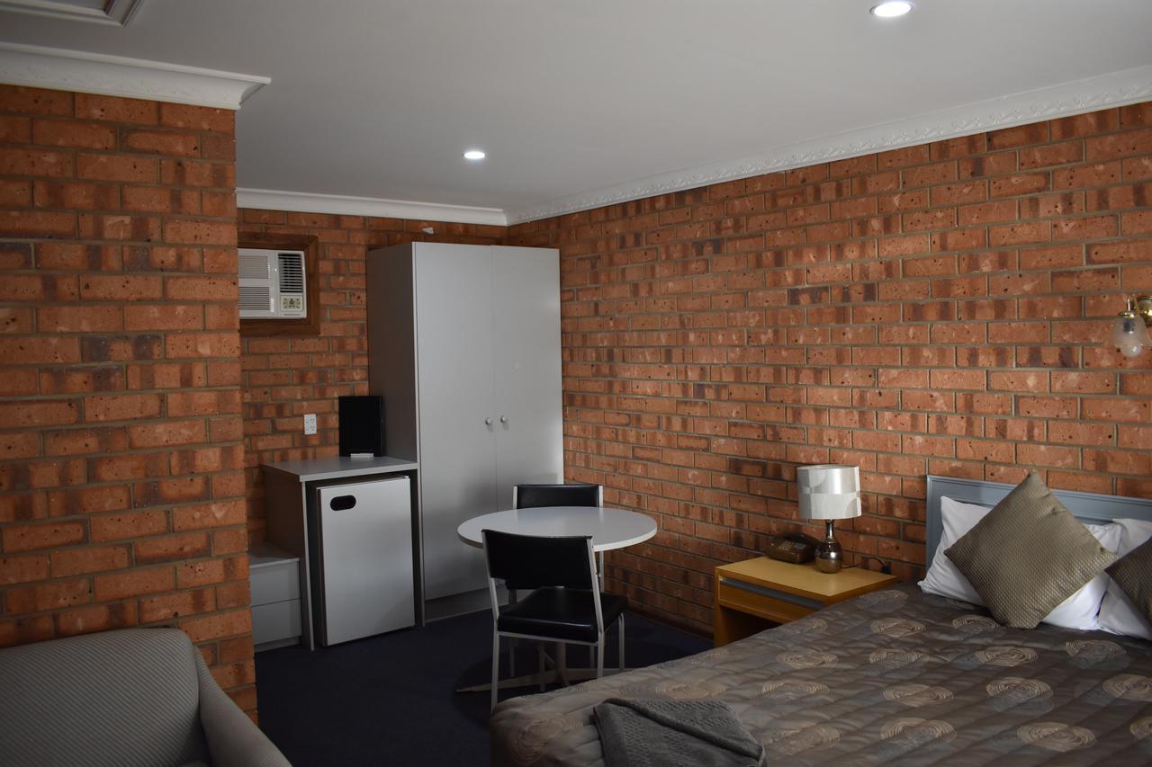 Roundhouse Motel Питерборо Экстерьер фото