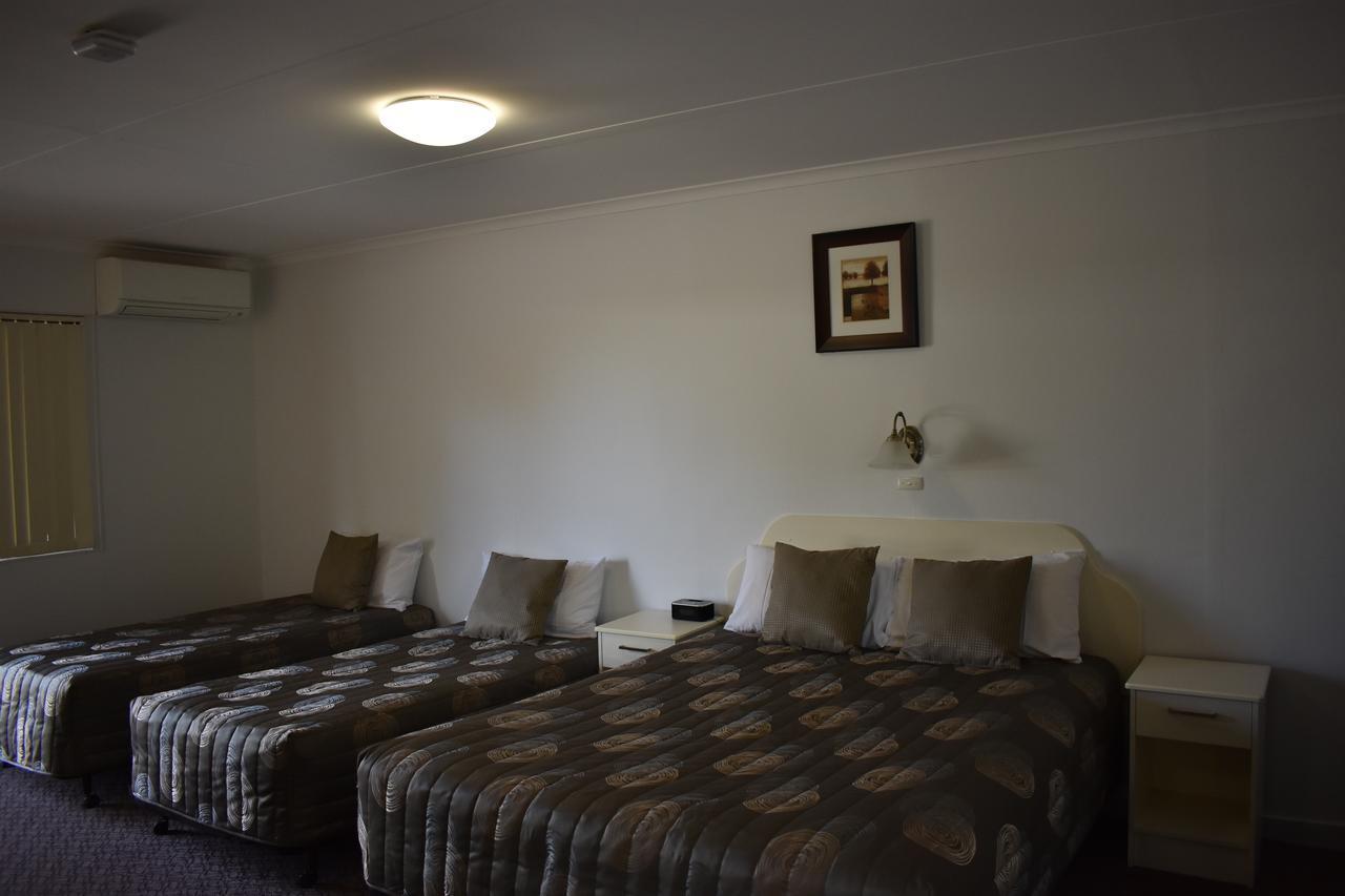 Roundhouse Motel Питерборо Экстерьер фото